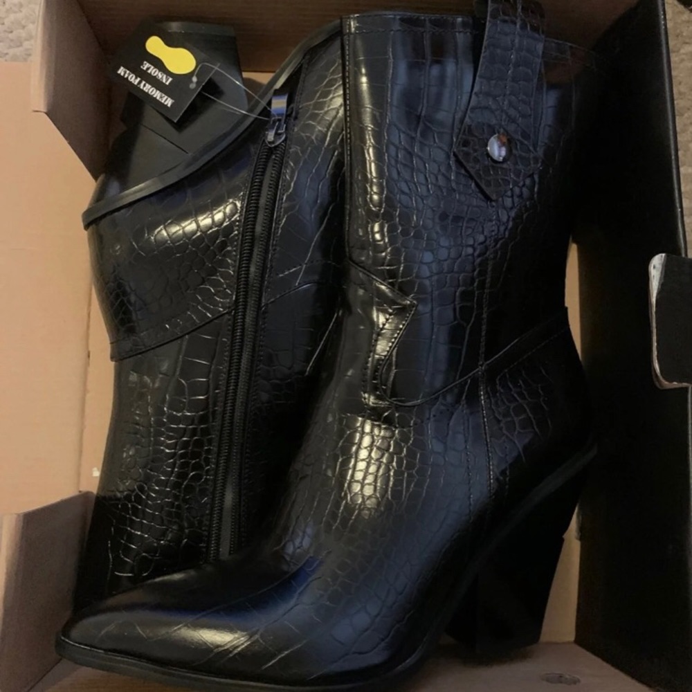 Cowboy & western boots